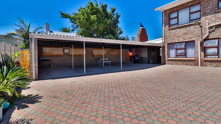 8 Bedroom Property for Sale in Hartenbos Central Western Cape